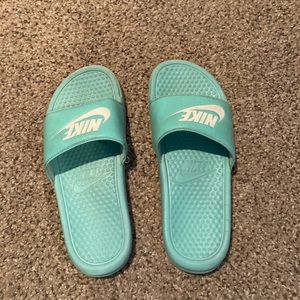 nike slides
